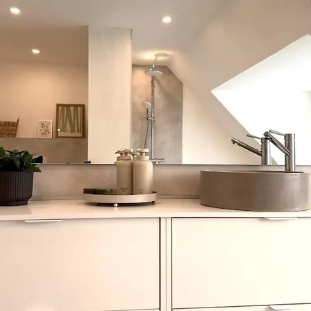 Moderne 3 Nahe Dus, Cgn & Essen! Neu